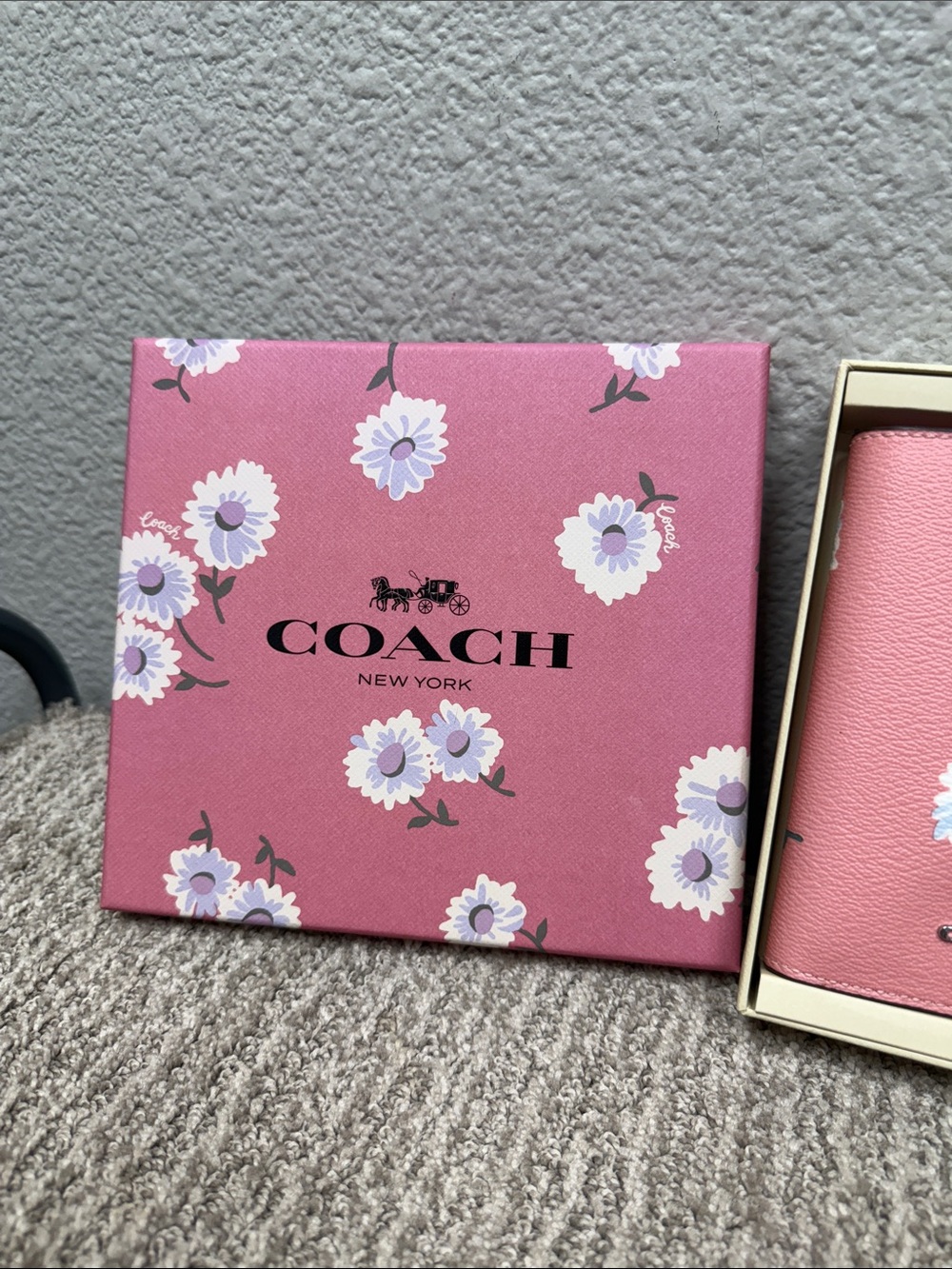 Coach Pink Floral Passport Cover & Luggage Tag Gift Set - Picture 3 of 6